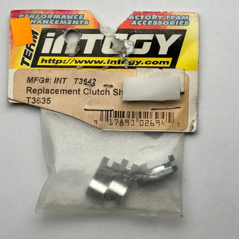 Integy T3642 Ckutch Shoes 3Pcs Nitro Part [Scratch & Dent] 1